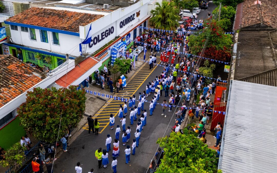 DESFILE CÍVICO QUIROZ